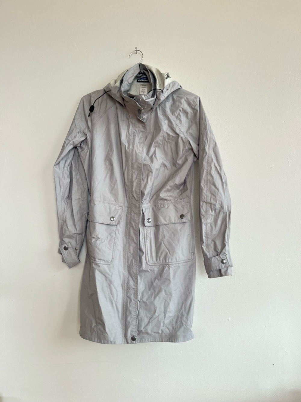 Patagonia Light Gray Women's Hooded Trench style Raincoat